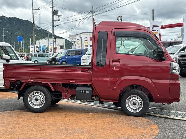 サンバートラック グランドキャブスマートアシスト　４ＷＤ　軽トラック　ＣＶＴ　衝突被害軽減システム　クリアランスソナー　ＥＴＣ　スマートキー　アイドリングストップ　ＥＳＣ　エアコン　パワーステアリング　パワーウィンドウ　運転席エアバッグ（15枚目）