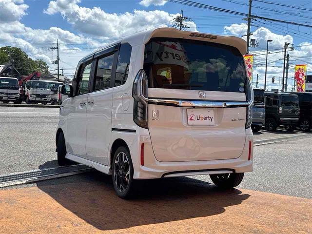 Ｎ－ＢＯＸカスタム Ｇ・Ｌターボホンダセンシング　ドライブレコーダー　ＥＴＣ　バックカメラ　両側電動スライドドア　ナビ　ＴＶ　クリアランスソナー　レーンアシスト　衝突被害軽減システム　オートライト　スマートキー　アイドリングストップ　電動格納ミラー（20枚目）