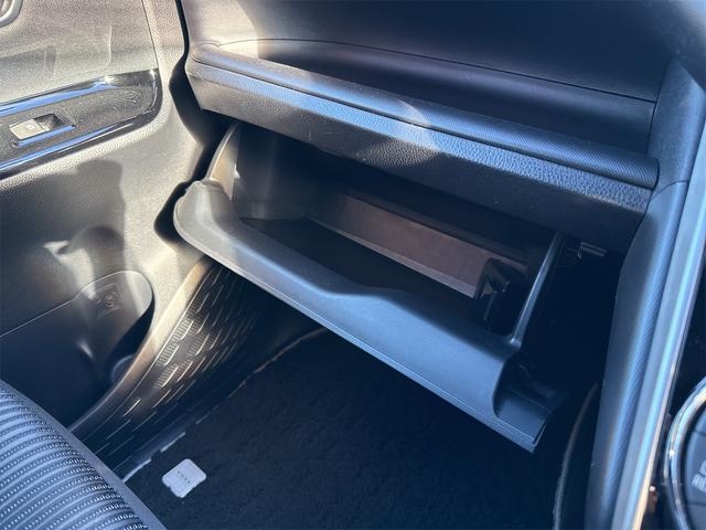 ヴォクシー ＺＳ　煌ＩＩ　ドライブレコーダー　バックカメラ　ＴＶ　クリアランスソナー　オートクルーズコントロール　レーンアシスト　衝突被害軽減システム　両側電動スライドドア　オートマチックハイビーム　オートライト（38枚目）