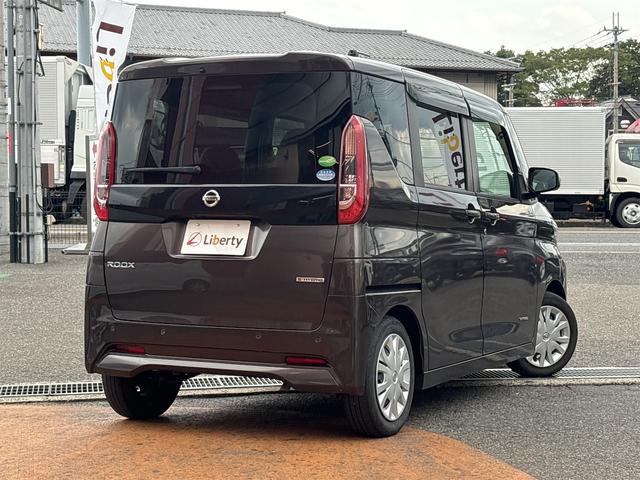 ルークス Ｘ　ＥＴＣ　全周囲カメラ　両側スライド・片側電動　ナビ　ＴＶ　クリアランスソナー　オートライト　スマートキー　アイドリングストップ　電動格納ミラー　ベンチシート　ＣＶＴ　ＡＢＳ（18枚目）