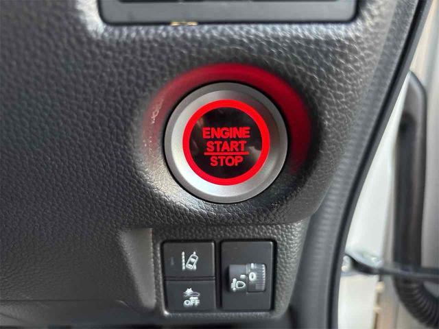 Ｎ－ＢＯＸカスタム Ｌ　ＥＴＣ　バックカメラ　両側スライド・片側電動　ナビ　ＴＶ　クリアランスソナー　レーンアシスト　衝突被害軽減システム　オートライト　スマートキー　アイドリングストップ　電動格納ミラー　シートヒーター（11枚目）