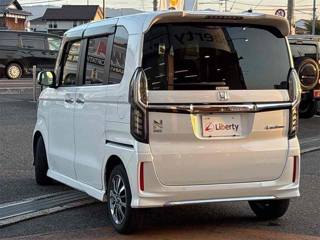 Ｎ－ＢＯＸカスタム Ｌ　ＥＴＣ　バックカメラ　両側スライド・片側電動　ナビ　ＴＶ　クリアランスソナー　レーンアシスト　衝突被害軽減システム　オートライト　スマートキー　アイドリングストップ　電動格納ミラー　シートヒーター（20枚目）