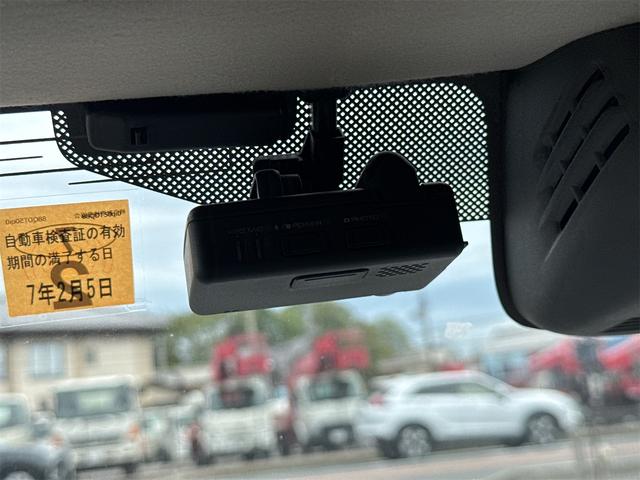 アルトラパン モード　バックカメラ　クリアランスソナー　レーンアシスト　衝突被害軽減システム　オートライト　スマートキー　アイドリングストップ　電動格納ミラー　シートヒーター　ベンチシート　ＣＶＴ（14枚目）