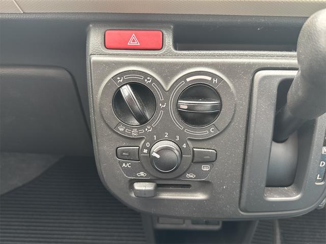 アルト L クリアランスソナー レーンアシスト 衝突被害軽減システム アイドリングストップ シートヒーター CVT ESC CD ミュージックプレイヤー接続可 エアコン パワーウィンドウ(7枚目)