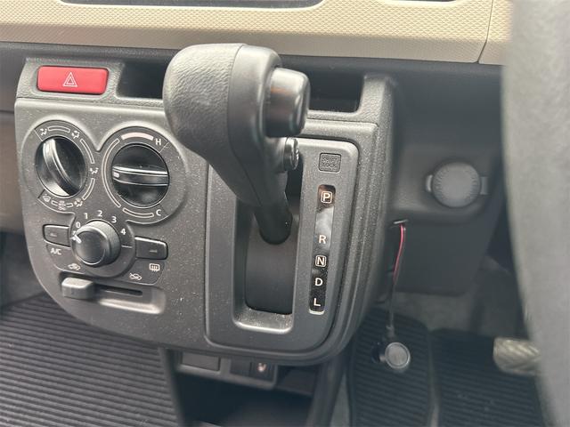 アルト L クリアランスソナー レーンアシスト 衝突被害軽減システム アイドリングストップ シートヒーター CVT ESC CD ミュージックプレイヤー接続可 エアコン パワーウィンドウ(8枚目)