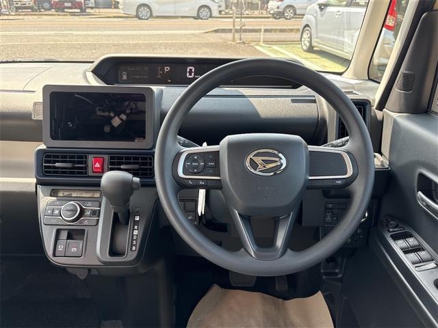 タント Ｘ　届出済未使用車　禁煙車　衝突軽減Ｂ　ＬＥＤヘッドライト　スマートキー　プッシュスタート　アイドリングストップ　左パワースライドドア　ステアリングスイッチ　前席シートヒーター　電子パーキング（5枚目）