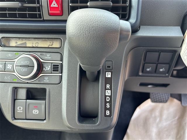 タント Ｘ　届出済未使用車　禁煙車　衝突軽減Ｂ　ＬＥＤヘッドライト　スマートキー　プッシュスタート　アイドリングストップ　左パワースライドドア　ステアリングスイッチ　前席シートヒーター　電子パーキング（7枚目）