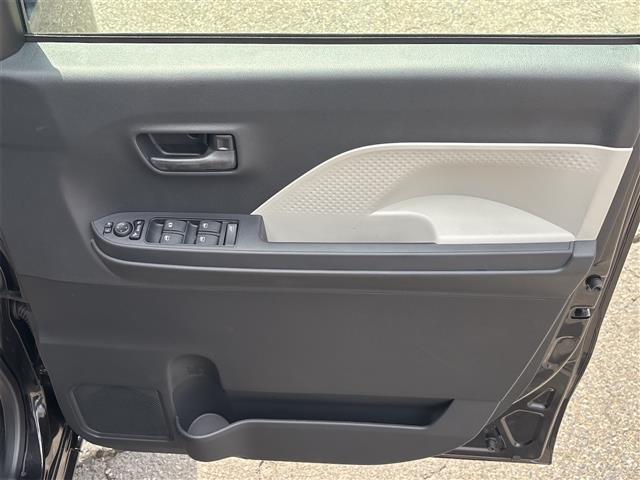 タント Ｘ　届出済未使用車　禁煙車　衝突軽減Ｂ　ＬＥＤヘッドライト　左パワースライドドア　スマートキー　プッシュスタート　アイドリングストップ　電子パーキング　前席シートヒーター　ステアリングスイッチ（13枚目）