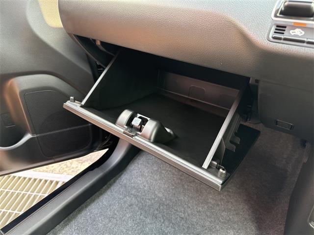 ワゴンＲ ＦＸ　クリアランスソナー　レーンアシスト　衝突被害軽減システム　スマートキー　シートヒーター　ベンチシート　ＣＶＴ　盗難防止システム　ＡＢＳ　ＥＳＣ　ＣＤ　衝突安全ボディ（13枚目）