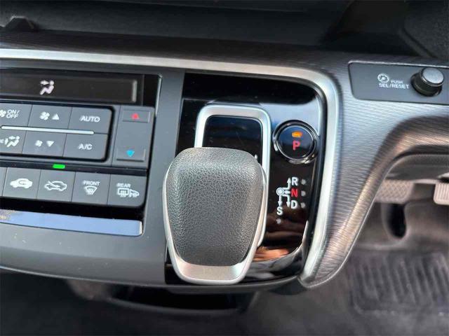 ステップワゴンスパーダ e:HEVスパーダ G ホンダセンシング バックカメラ ナビ TV オートクルーズコントロール レーンアシスト 衝突被害軽減システム 両側スライドドア オートライト LEDヘッドランプ スマートキー 電動格納ミラー(9枚目)