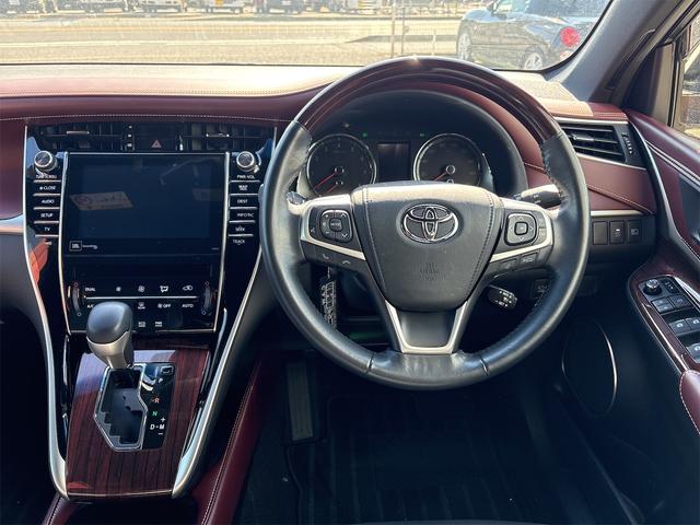 ハリアー プレミアム アドバンスドパッケージ 全周囲カメラ クリアランスソナー オートクルーズコントロール レーンアシスト パワーシート 衝突被害軽減システム ナビ オートマチックハイビーム オートライト 電動リアゲート アルミホイール(5枚目)