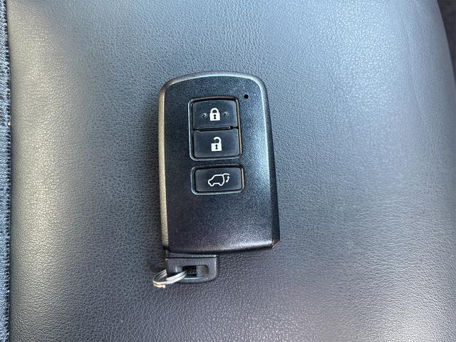 ハリアー プレミアム アドバンスドパッケージ 全周囲カメラ クリアランスソナー オートクルーズコントロール レーンアシスト パワーシート 衝突被害軽減システム ナビ オートマチックハイビーム オートライト 電動リアゲート アルミホイール(12枚目)