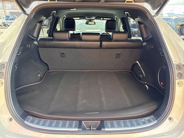 ハリアー プレミアム アドバンスドパッケージ 全周囲カメラ クリアランスソナー オートクルーズコントロール レーンアシスト パワーシート 衝突被害軽減システム ナビ オートマチックハイビーム オートライト 電動リアゲート アルミホイール(24枚目)