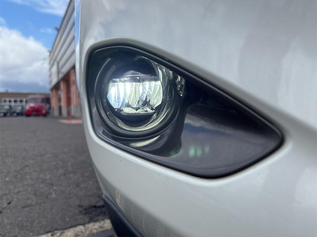 ハリアー プレミアム アドバンスドパッケージ 全周囲カメラ クリアランスソナー オートクルーズコントロール レーンアシスト パワーシート 衝突被害軽減システム ナビ オートマチックハイビーム オートライト 電動リアゲート アルミホイール(49枚目)