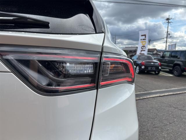 ハリアー プレミアム アドバンスドパッケージ 全周囲カメラ クリアランスソナー オートクルーズコントロール レーンアシスト パワーシート 衝突被害軽減システム ナビ オートマチックハイビーム オートライト 電動リアゲート アルミホイール(50枚目)