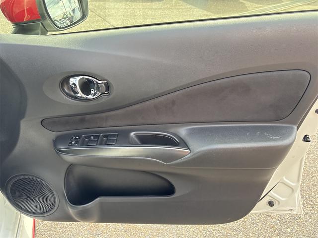 ノート ニスモ S ETC アルミホイール LEDヘッドランプ スマートキー 電動格納ミラー MT 盗難防止システム 衝突安全ボディ ABS ESC ミュージックプレイヤー接続可 エアコン パワーステアリング(31枚目)