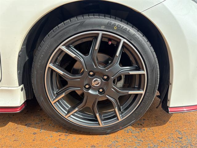 ノート ニスモ S ETC アルミホイール LEDヘッドランプ スマートキー 電動格納ミラー MT 盗難防止システム 衝突安全ボディ ABS ESC ミュージックプレイヤー接続可 エアコン パワーステアリング(44枚目)