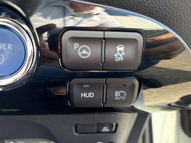 プリウス Aプレミアム ツーリングセレクション クリアランスソナー レーンアシスト オートクルーズコントロール パークアシスト 衝突被害軽減システム バックカメラ アルミホイール オートマチックハイビーム LEDヘッドランプ(9枚目)