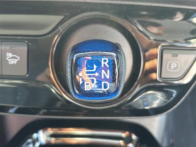 プリウス Aプレミアム ツーリングセレクション クリアランスソナー レーンアシスト オートクルーズコントロール パークアシスト 衝突被害軽減システム バックカメラ アルミホイール オートマチックハイビーム LEDヘッドランプ(10枚目)