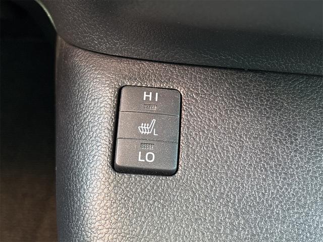 プリウス Aプレミアム ツーリングセレクション クリアランスソナー レーンアシスト オートクルーズコントロール パークアシスト 衝突被害軽減システム バックカメラ アルミホイール オートマチックハイビーム LEDヘッドランプ(36枚目)