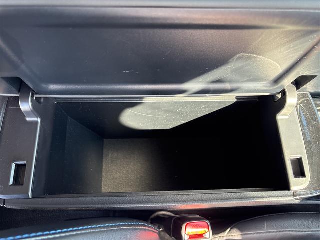 プリウス Aプレミアム ツーリングセレクション クリアランスソナー レーンアシスト オートクルーズコントロール パークアシスト 衝突被害軽減システム バックカメラ アルミホイール オートマチックハイビーム LEDヘッドランプ(38枚目)