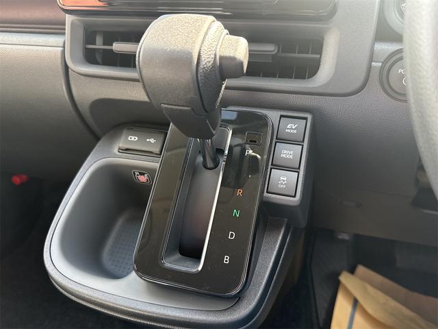 シエンタ ハイブリッドＧ　ＥＴＣ　全周囲カメラ　クリアランスソナー　オートクルーズコントロール　衝突被害軽減システム　両側電動スライドドア　オートマチックハイビーム　オートライト　ＬＥＤヘッドランプ　スマートキー（10枚目）