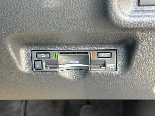 シエンタ ハイブリッドＧ　ＥＴＣ　全周囲カメラ　クリアランスソナー　オートクルーズコントロール　衝突被害軽減システム　両側電動スライドドア　オートマチックハイビーム　オートライト　ＬＥＤヘッドランプ　スマートキー（11枚目）