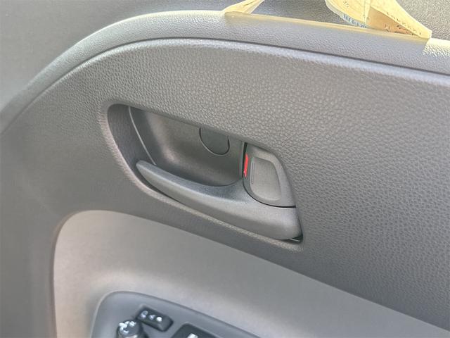 シエンタ ハイブリッドＧ　ＥＴＣ　全周囲カメラ　クリアランスソナー　オートクルーズコントロール　衝突被害軽減システム　両側電動スライドドア　オートマチックハイビーム　オートライト　ＬＥＤヘッドランプ　スマートキー（39枚目）