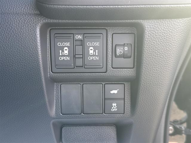 ステップワゴン スパーダ　バックカメラ　クリアランスソナー　オートクルーズコントロール　レーンアシスト　衝突被害軽減システム　両側電動スライドドア　オートライト　ＬＥＤヘッドランプ　電動リアゲート　スマートキー　電動格納ミラー（8枚目）