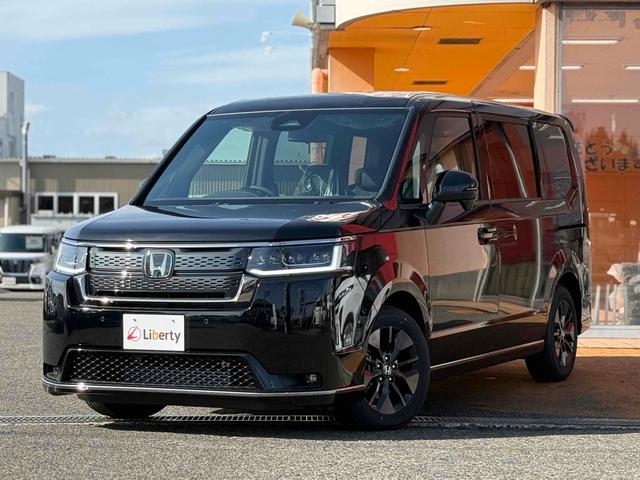 ステップワゴン スパーダ　バックカメラ　クリアランスソナー　オートクルーズコントロール　レーンアシスト　衝突被害軽減システム　両側電動スライドドア　オートライト　ＬＥＤヘッドランプ　電動リアゲート　スマートキー　電動格納ミラー（15枚目）