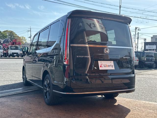 ステップワゴン スパーダ　バックカメラ　クリアランスソナー　オートクルーズコントロール　レーンアシスト　衝突被害軽減システム　両側電動スライドドア　オートライト　ＬＥＤヘッドランプ　電動リアゲート　スマートキー　電動格納ミラー（22枚目）