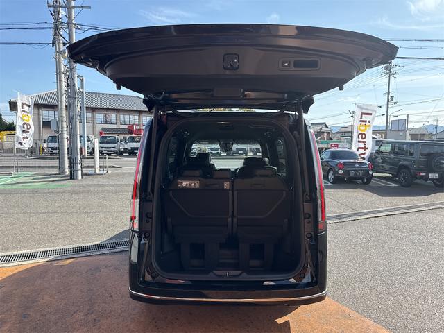 ステップワゴン スパーダ　バックカメラ　クリアランスソナー　オートクルーズコントロール　レーンアシスト　衝突被害軽減システム　両側電動スライドドア　オートライト　ＬＥＤヘッドランプ　電動リアゲート　スマートキー　電動格納ミラー（24枚目）