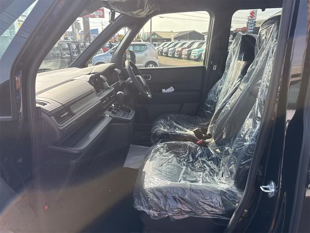 ステップワゴン スパーダ　バックカメラ　クリアランスソナー　オートクルーズコントロール　レーンアシスト　衝突被害軽減システム　両側電動スライドドア　オートライト　ＬＥＤヘッドランプ　電動リアゲート　スマートキー　電動格納ミラー（31枚目）