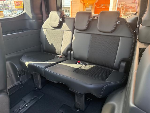 ステップワゴン スパーダ　バックカメラ　クリアランスソナー　オートクルーズコントロール　レーンアシスト　衝突被害軽減システム　両側電動スライドドア　オートライト　ＬＥＤヘッドランプ　電動リアゲート　スマートキー　電動格納ミラー（34枚目）