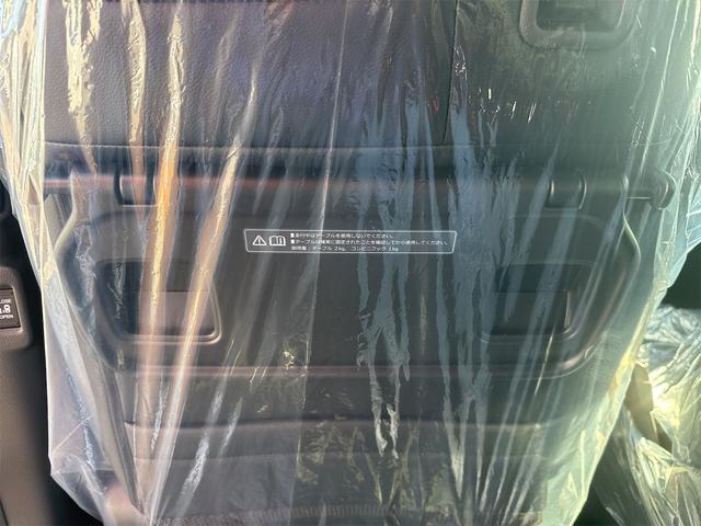 ステップワゴン スパーダ　バックカメラ　クリアランスソナー　オートクルーズコントロール　レーンアシスト　衝突被害軽減システム　両側電動スライドドア　オートライト　ＬＥＤヘッドランプ　電動リアゲート　スマートキー　電動格納ミラー（35枚目）