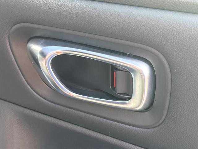 ステップワゴン スパーダ　バックカメラ　クリアランスソナー　オートクルーズコントロール　レーンアシスト　衝突被害軽減システム　両側電動スライドドア　オートライト　ＬＥＤヘッドランプ　電動リアゲート　スマートキー　電動格納ミラー（38枚目）