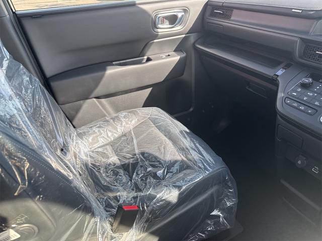 ステップワゴン スパーダ　バックカメラ　クリアランスソナー　オートクルーズコントロール　レーンアシスト　衝突被害軽減システム　両側電動スライドドア　オートライト　ＬＥＤヘッドランプ　電動リアゲート　スマートキー　電動格納ミラー（40枚目）