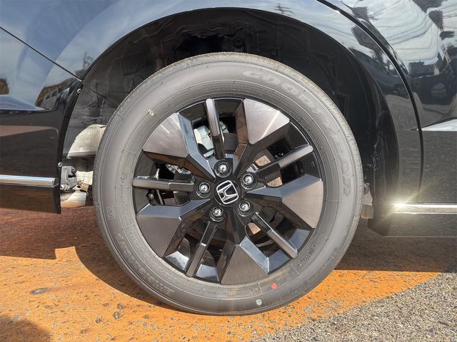 ステップワゴン スパーダ　バックカメラ　クリアランスソナー　オートクルーズコントロール　レーンアシスト　衝突被害軽減システム　両側電動スライドドア　オートライト　ＬＥＤヘッドランプ　電動リアゲート　スマートキー　電動格納ミラー（50枚目）