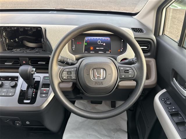 フリード エアー EX クロスター バックカメラ クリアランスソナー レーンアシスト 両側電動スライドドア オートライト スマートキー 電動格納ミラー 3列シート CVT USB ESC(6枚目)