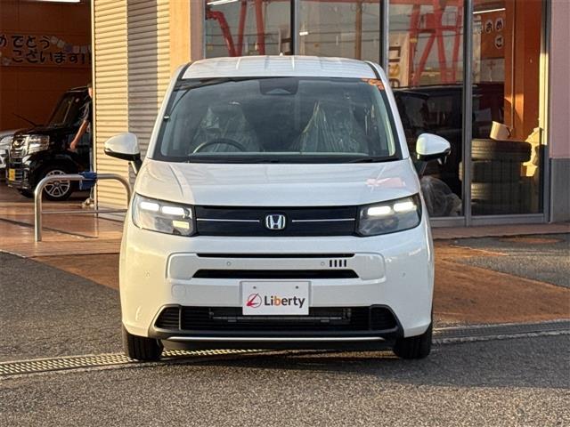 フリード エアー EX クロスター バックカメラ クリアランスソナー レーンアシスト 両側電動スライドドア オートライト スマートキー 電動格納ミラー 3列シート CVT USB ESC(16枚目)