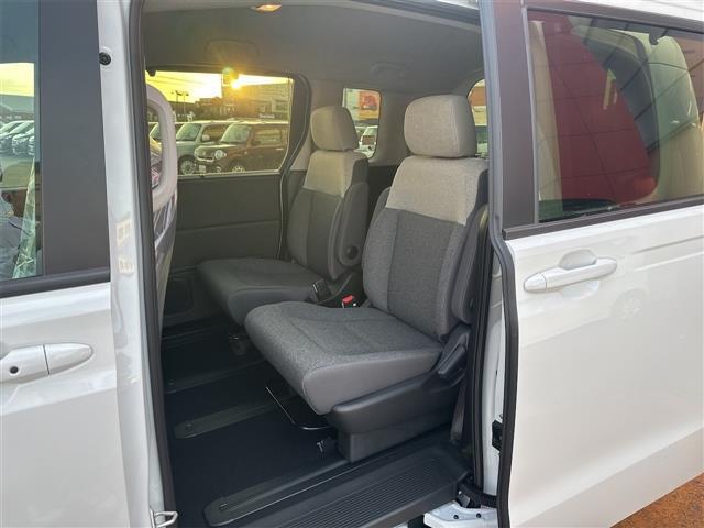 フリード エアー EX クロスター バックカメラ クリアランスソナー レーンアシスト 両側電動スライドドア オートライト スマートキー 電動格納ミラー 3列シート CVT USB ESC(35枚目)