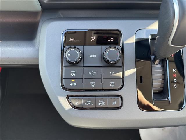 フリード クロスター バックカメラ クリアランスソナー オートクルーズコントロール レーンアシスト 衝突被害軽減システム 両側電動スライドドア オートライト LEDヘッドランプ ヘッドライトウォッシャー スマートキー(7枚目)