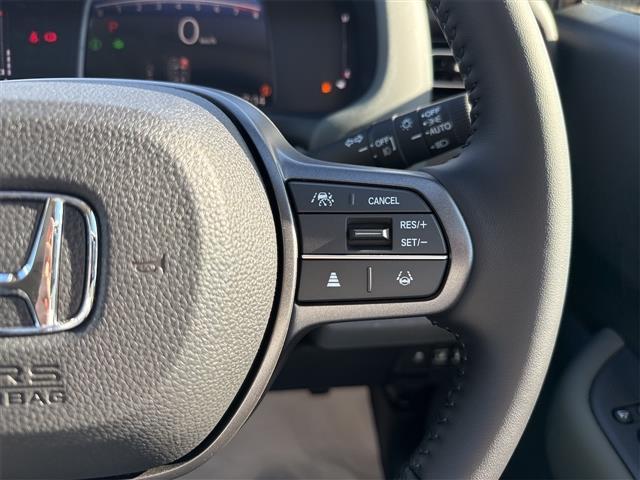 フリード クロスター バックカメラ クリアランスソナー オートクルーズコントロール レーンアシスト 衝突被害軽減システム 両側電動スライドドア オートライト LEDヘッドランプ ヘッドライトウォッシャー スマートキー(11枚目)