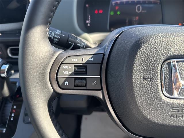 フリード クロスター バックカメラ クリアランスソナー オートクルーズコントロール レーンアシスト 衝突被害軽減システム 両側電動スライドドア オートライト LEDヘッドランプ ヘッドライトウォッシャー スマートキー(12枚目)