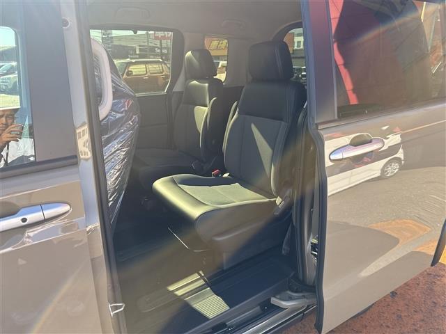 フリード クロスター バックカメラ クリアランスソナー オートクルーズコントロール レーンアシスト 衝突被害軽減システム 両側電動スライドドア オートライト LEDヘッドランプ ヘッドライトウォッシャー スマートキー(14枚目)