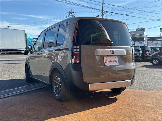 フリード クロスター バックカメラ クリアランスソナー オートクルーズコントロール レーンアシスト 衝突被害軽減システム 両側電動スライドドア オートライト LEDヘッドランプ ヘッドライトウォッシャー スマートキー(20枚目)