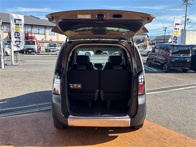 フリード クロスター バックカメラ クリアランスソナー オートクルーズコントロール レーンアシスト 衝突被害軽減システム 両側電動スライドドア オートライト LEDヘッドランプ ヘッドライトウォッシャー スマートキー(21枚目)