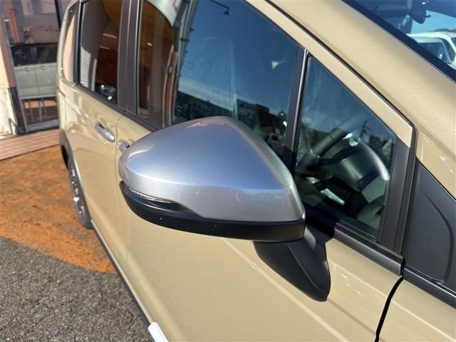 フリード クロスター バックカメラ クリアランスソナー オートクルーズコントロール レーンアシスト 衝突被害軽減システム 両側電動スライドドア オートライト LEDヘッドランプ ヘッドライトウォッシャー スマートキー(34枚目)