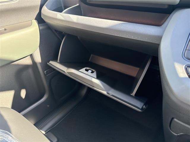 フリード クロスター バックカメラ クリアランスソナー オートクルーズコントロール レーンアシスト 衝突被害軽減システム 両側電動スライドドア オートライト LEDヘッドランプ ヘッドライトウォッシャー スマートキー(35枚目)