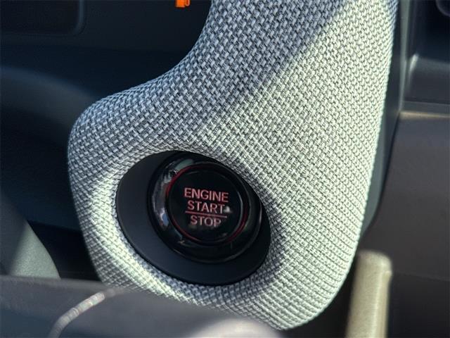 フリード エアー クリアランスソナー オートクルーズコントロール 衝突被害軽減システム 両側電動スライドドア オートライト LEDヘッドランプ スマートキー 電動格納ミラー 3列シート フルフラット CVT USB(11枚目)